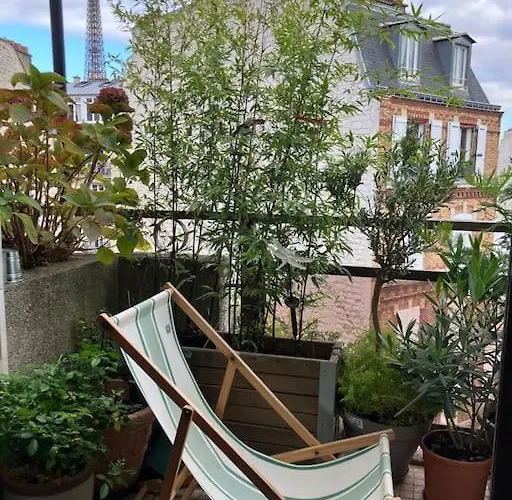 Eiffel Tower View - Balcony - Trocadero