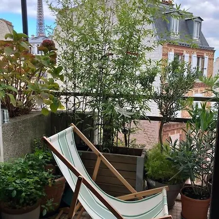 Eiffel Tower View - Balcony - Trocadero